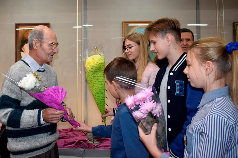 У музеї відкрилась виставка Костянтина Маломанюка, стартувала й благодійна акція