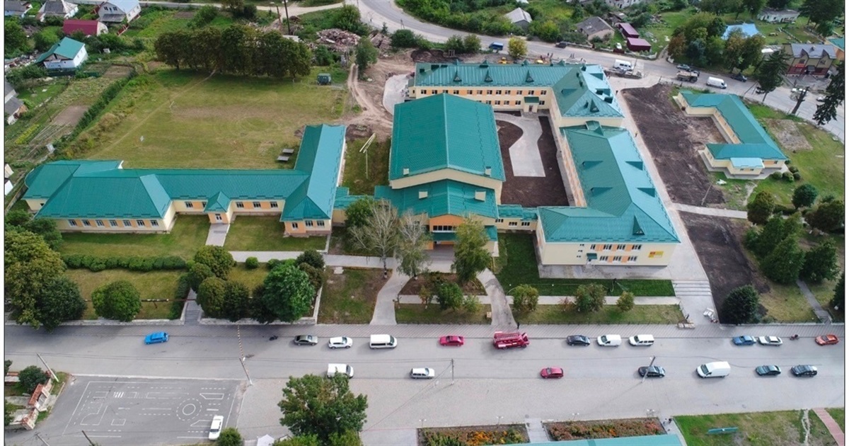 У Сатанівській громаді планують змінити мережу шкіл: проєкт винесли на громадське обговорення