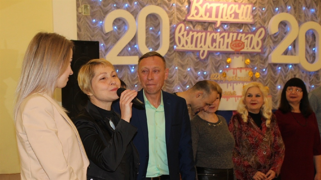 Вспомнить все: рисунки, песни и «кричалки» - выпускники Дворца творчества собрались на встречу