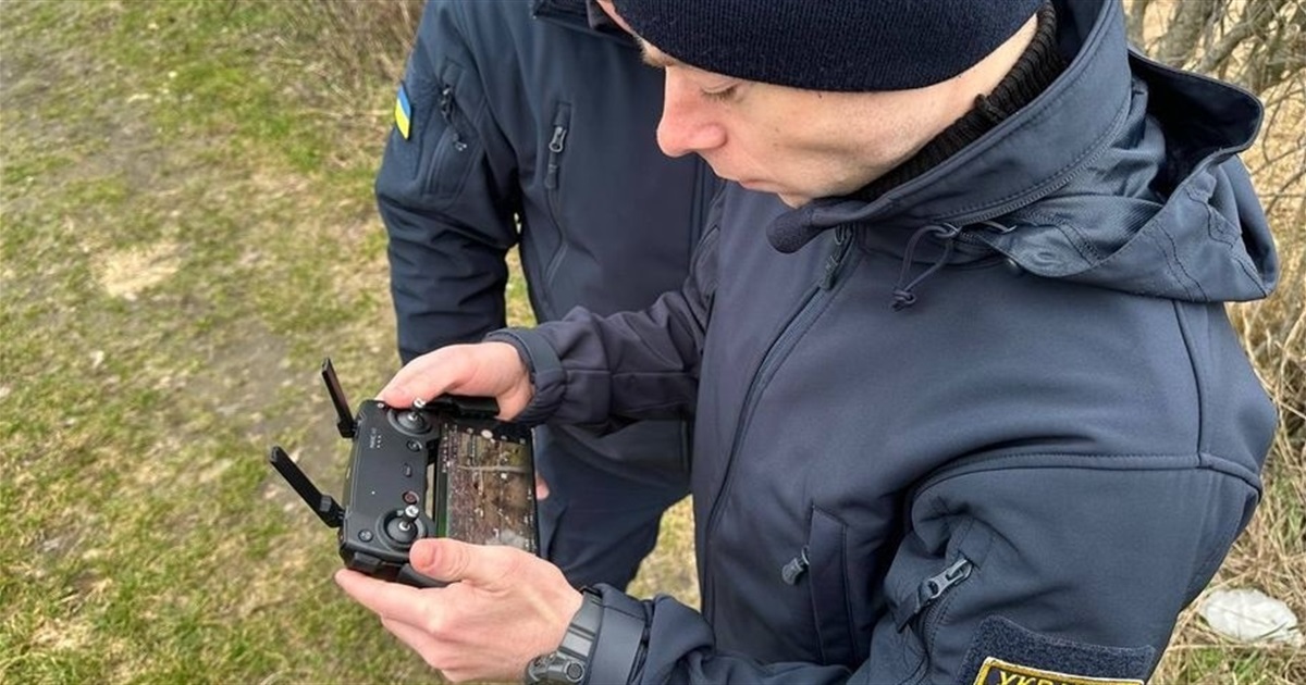 У Звягелі рятувальники за допомогою БпЛА шукають пожежі у природних екосистемах