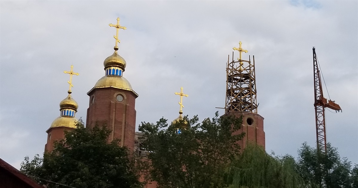 У Чорткові над собором Князя Володимира Великого встановили четвертий позолочений хрест