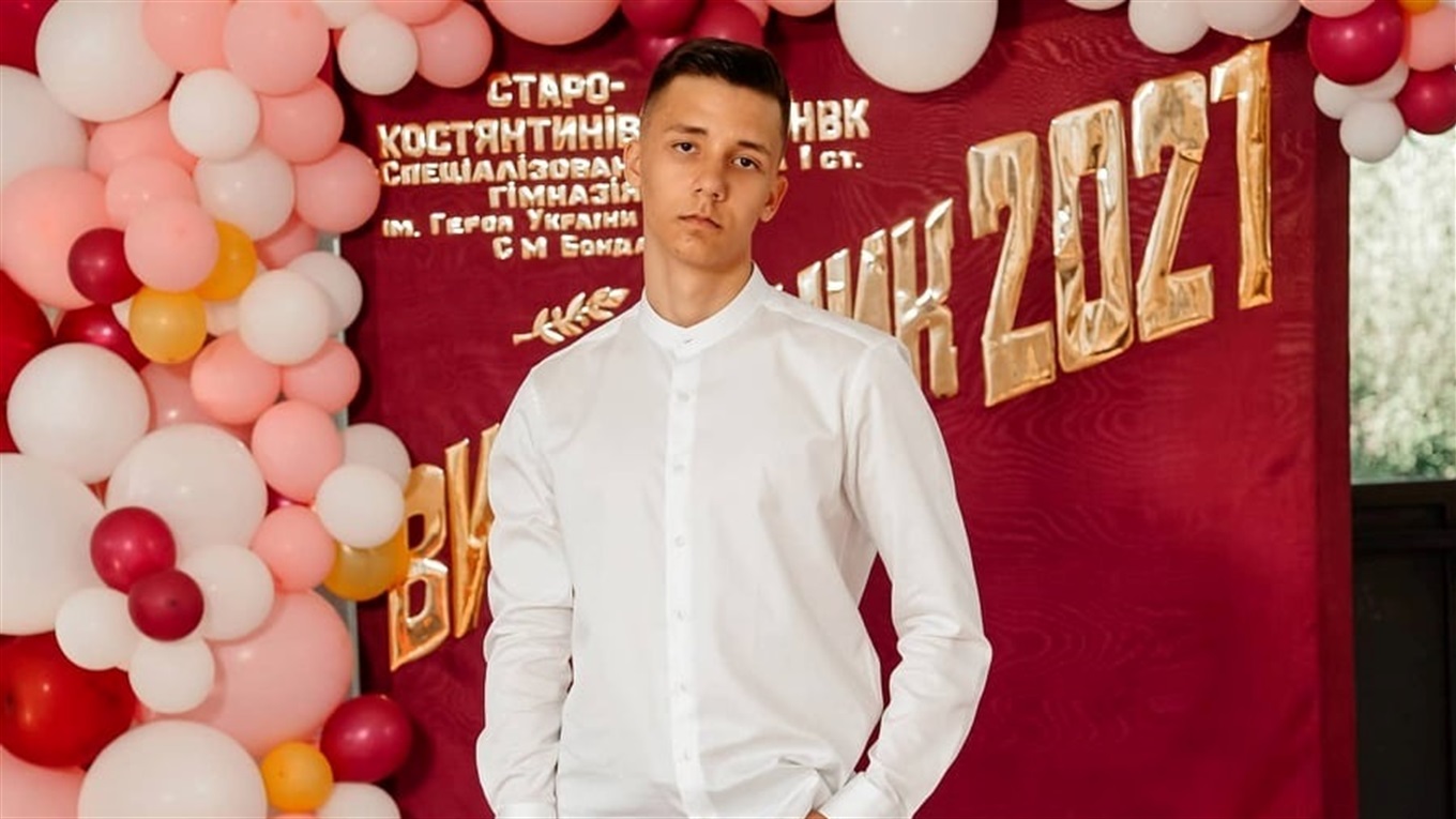 Випускник гімназії Назар Іванов отримав 200 балів на ЗНО з англійської мови
