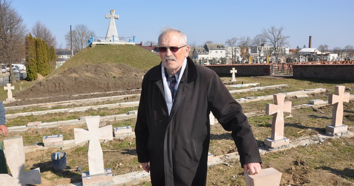 Коли мовчать хрести – говорять серця: патріотичні чортків’яни облаштовують поховання вояків УГА