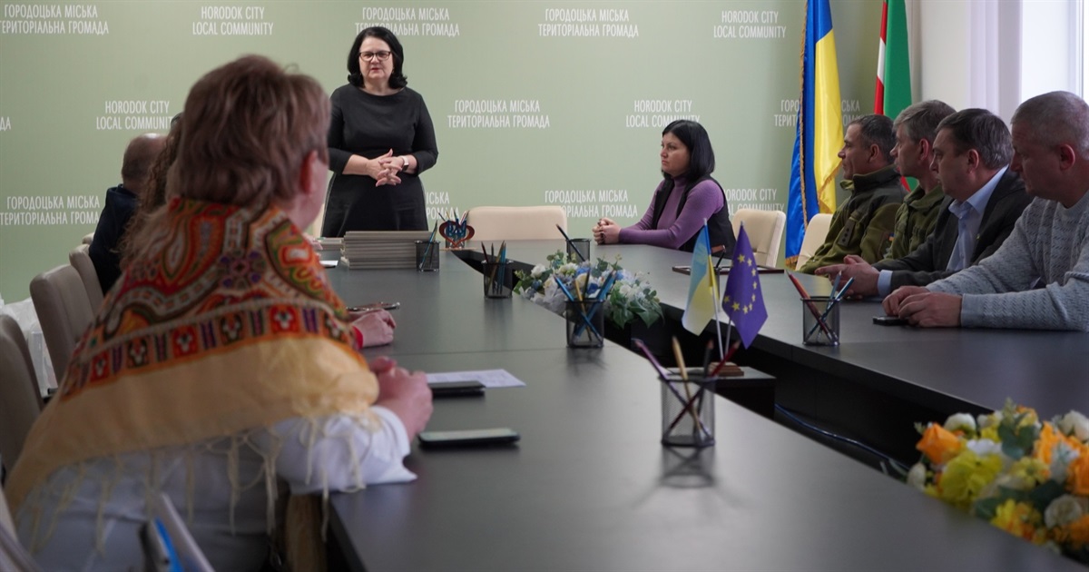 У хаосі війни вони тримають тил. Місцева влада відзначила День самоврядування