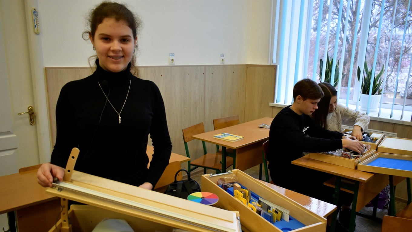 Школи Жмеринки отримали сучасне обладнання для уроків фізики та хімії: відео