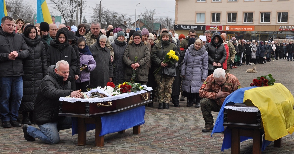 Поповнили небесне військо: в Сарнах прощалися з Сергієм Радьком і Володимиром Красніком