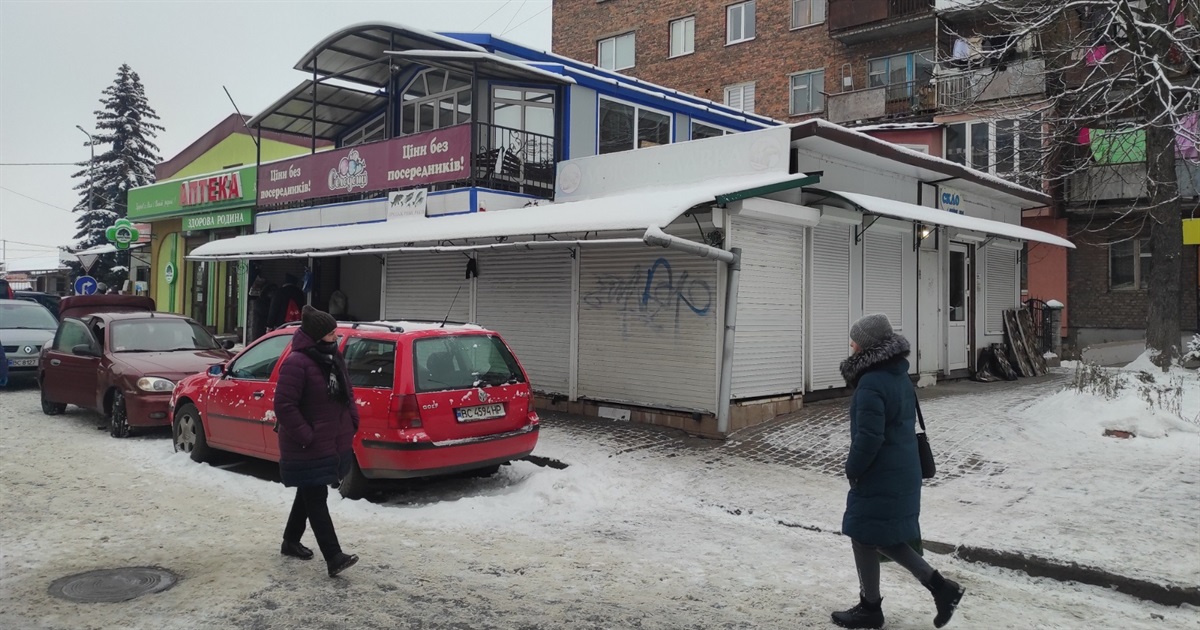 Самовільно збудовану частину торгового павільйону на Сокальській можуть знести до кінця року