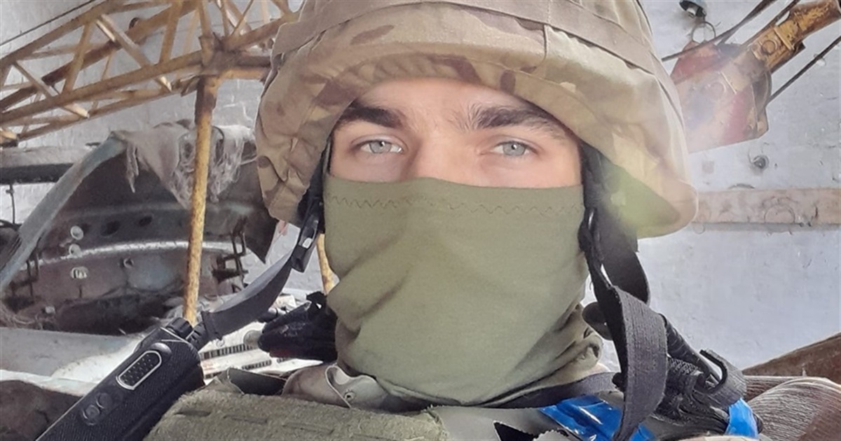 Боєць "Азову" став опікуном 8 сиріт, чиї батьки підірвалися на міні: "Вони самі мене обрали"