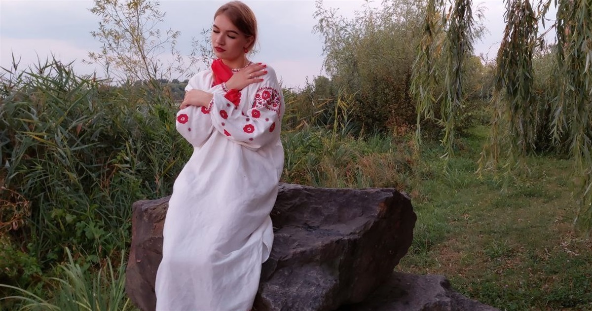 "Бездушний світе, чуєш, не мовчи!": зворушливе відеозвернення старокостянтинівчанки