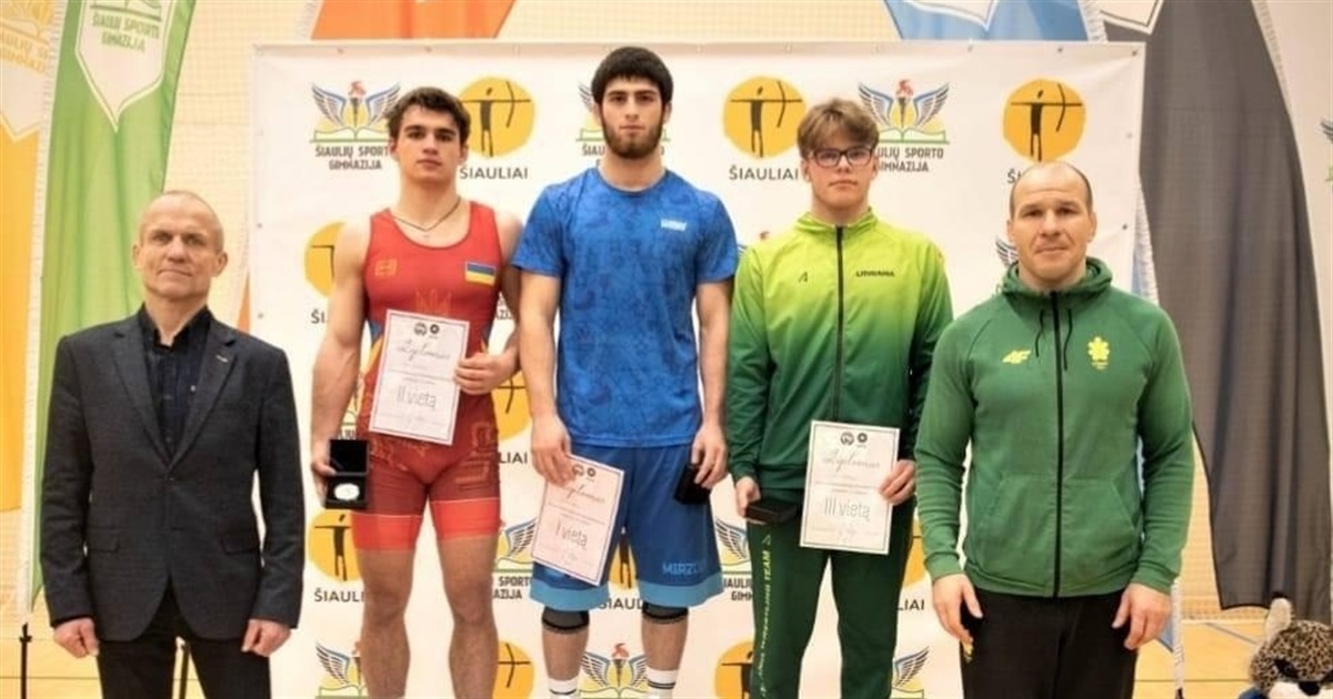 Дві срібних та одну бронзову медаль привезли борці зі Жмеринки з Міжнародних турнірів