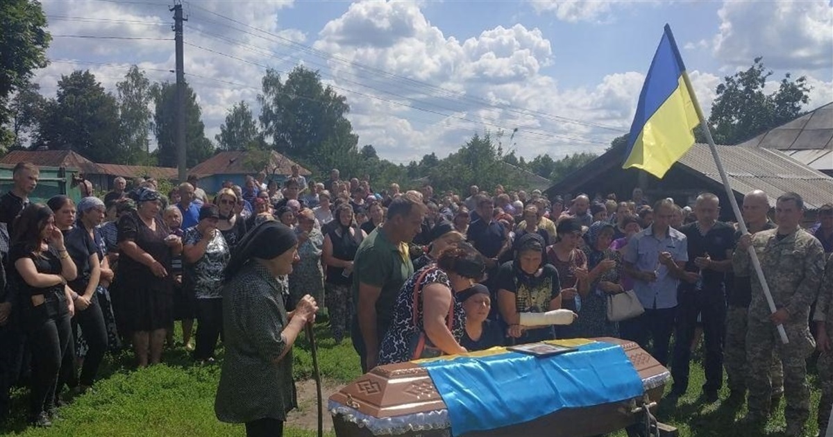 На Чернігівщині простилися із Захисником Валентином Левченком, який стримував ворога на Харківщині