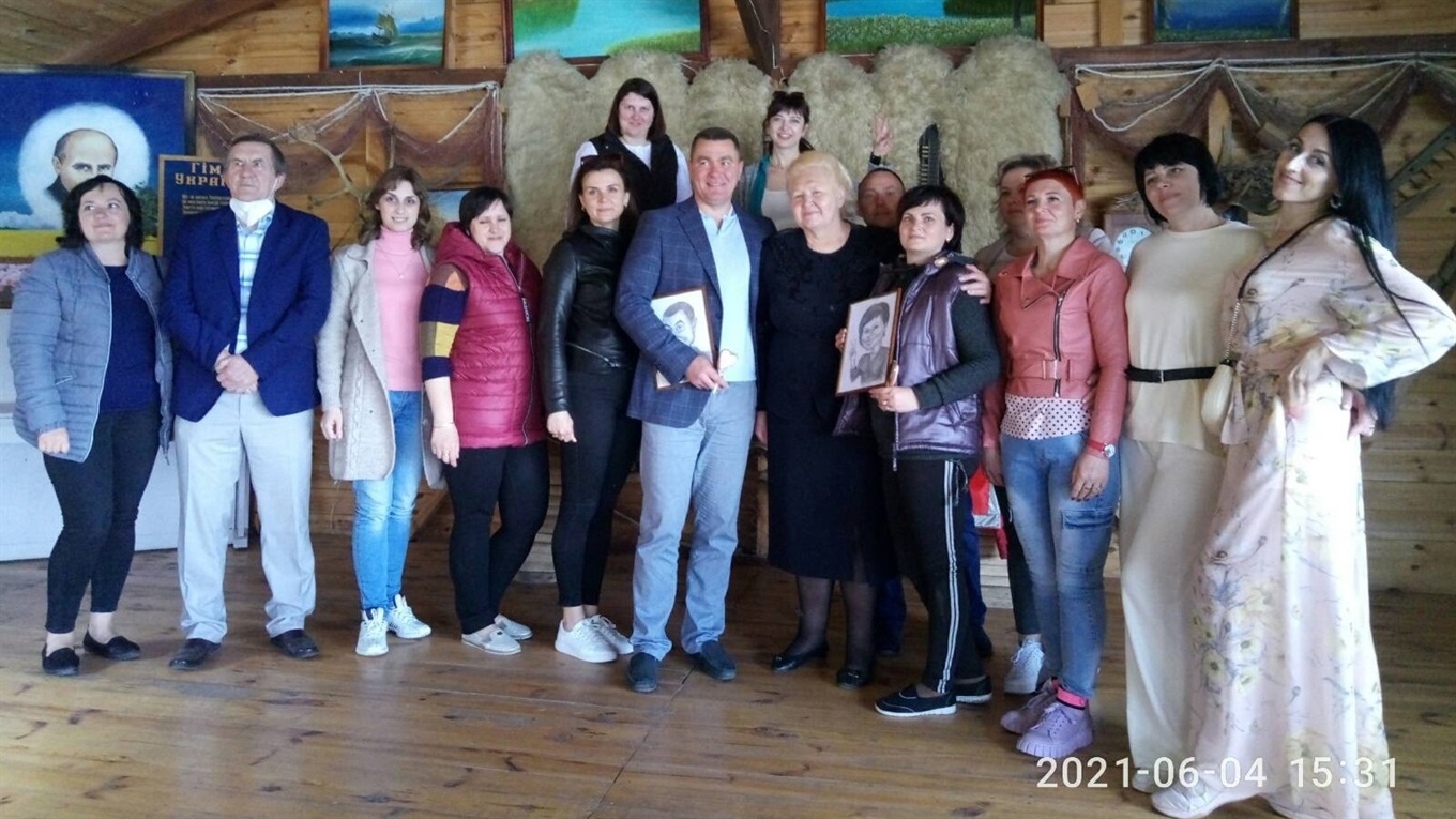 «А ви зовсім не змінилися, хіба що мудрішими стали». Зустріч 13-ї групи філологічного факультету