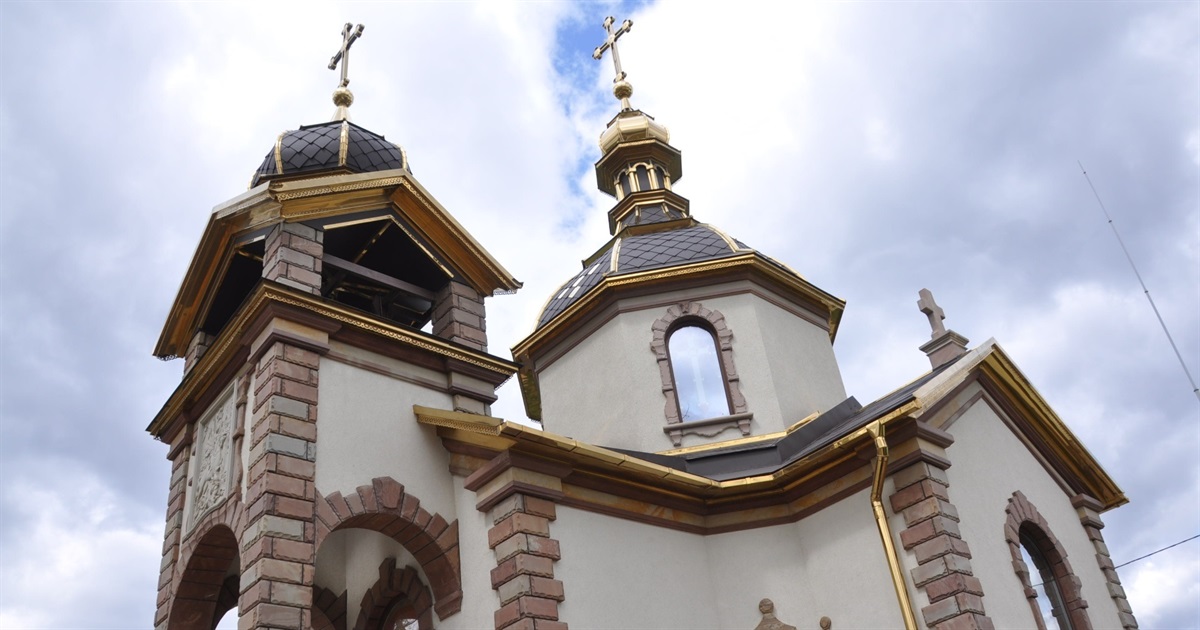 На Юрія закладено, на Юрія й освячено: у військовій частині на Тернопільщині постав красень-храм