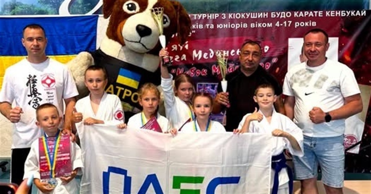 Чотири медалі з Миколаєва: як південноукраїнські каратисти вшанували пам'ять героя