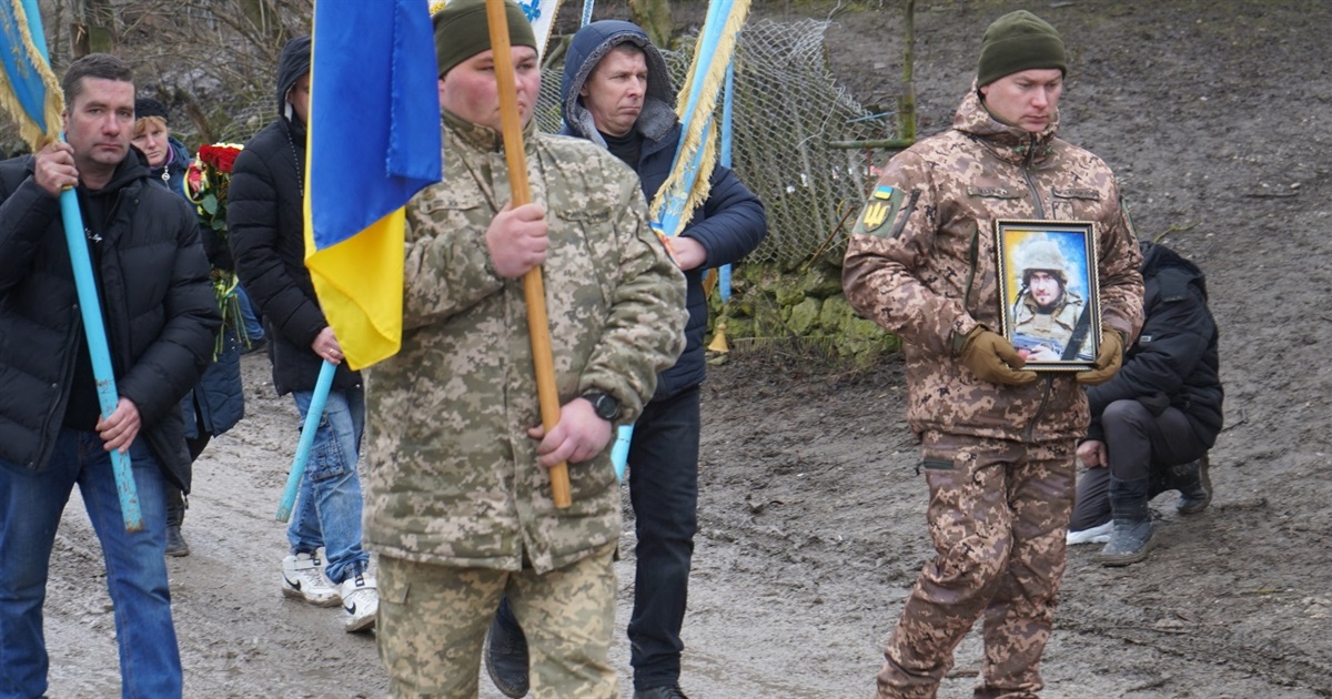 Тепер він буде ангелом-охоронцем. Війна забрала життя молодого батька двох донечок Сергія Ціцвіри