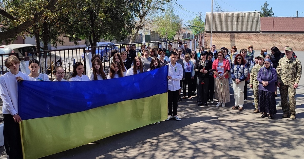 В Ізмаїлі відкрили меморіальну дошку на честь героя-захисника Віталія Гусакова
