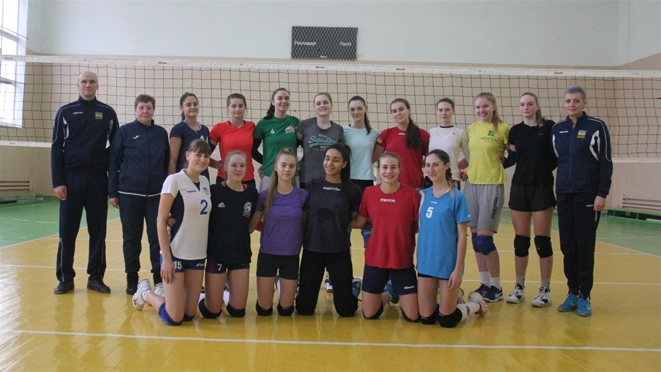 Волейбольна збірна України U-19 у Калинівці проводить тренувальний збір