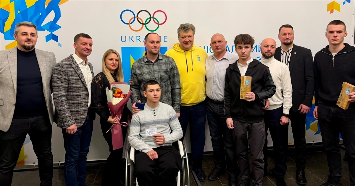 Звягельські спортсмени та тренери отримали обласні нагороди за досягнення: імена