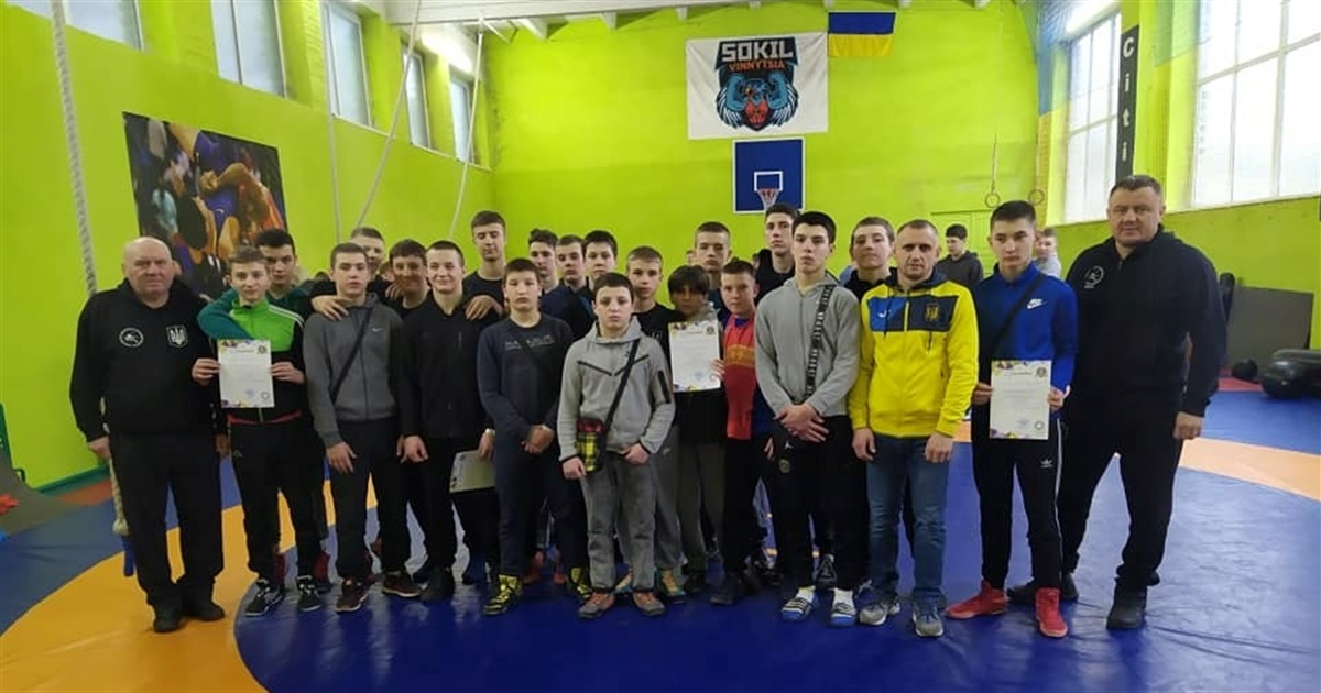 2 золотих, 3 срібних і 4 бронзових: жмеринчани вибороли 9 нагород на Чемпіонаті з боротьби у Вінниці