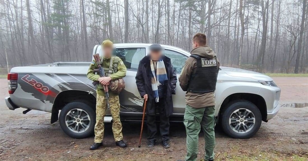 На Житомирщині прикордонники затримали агента РФ з даними про наше військо на шляху в Білорусь