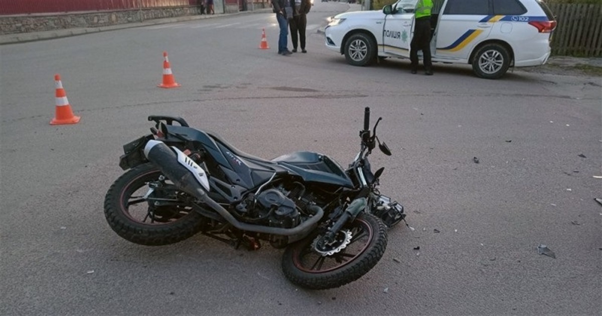 У Звягелі шукають свідків ДТП, в якій загинув 19-річний мотоцикліст
