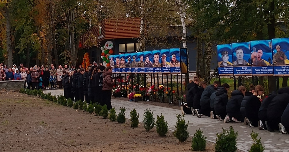 На Звягельщині відкрили Алею Слави Героїв на честь загиблих захисників України