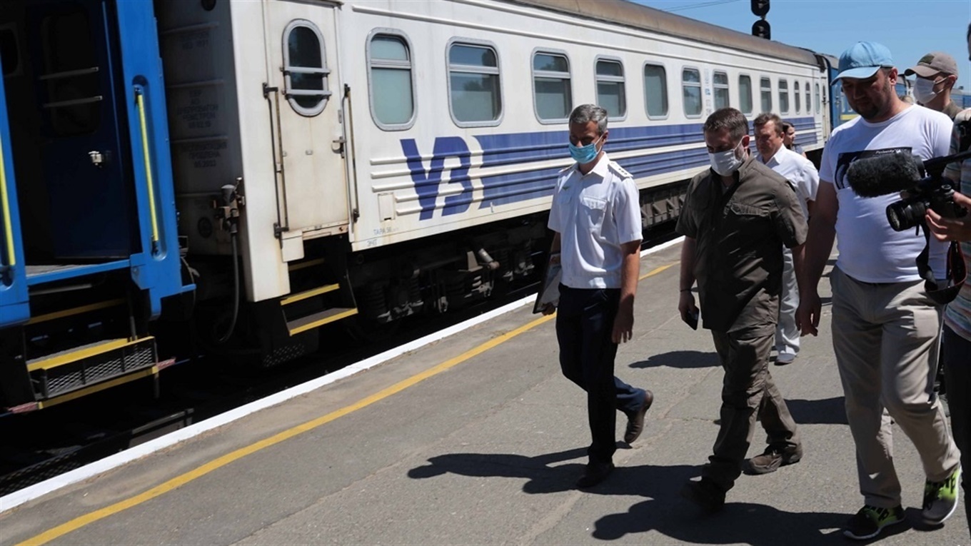 Вперше за 6 років до прифронтової Попасної пустили потяг. Розповідаємо про розклад та ціни