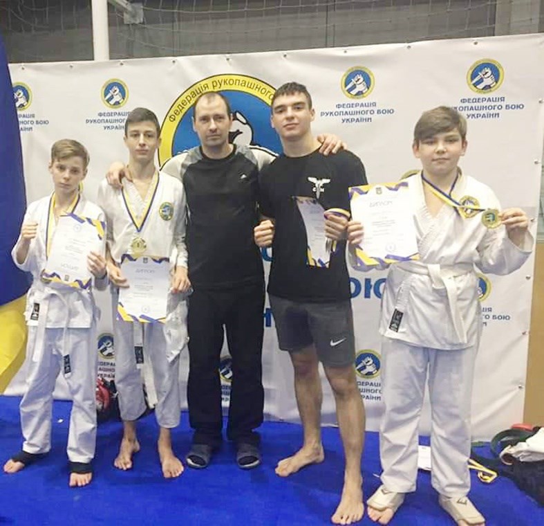 Спортсмени покровського СК «Барс» вибороли на чемпіонаті чотири медалі