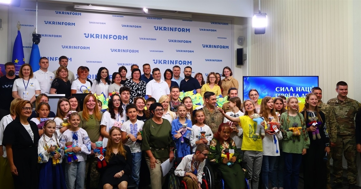 Сила, що об’єднує: діти та військові створили проєкт, який надихає Україну