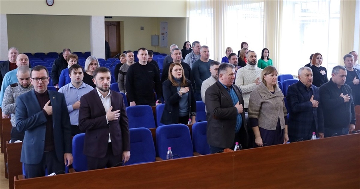 Сесія: нагороди Героям, допомога ЗСУ, закриття аптеки та кадрові зміни