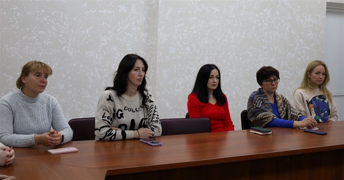 У Звягелі вирішили долю новорічної ялинки шляхом анкетування серед батьків