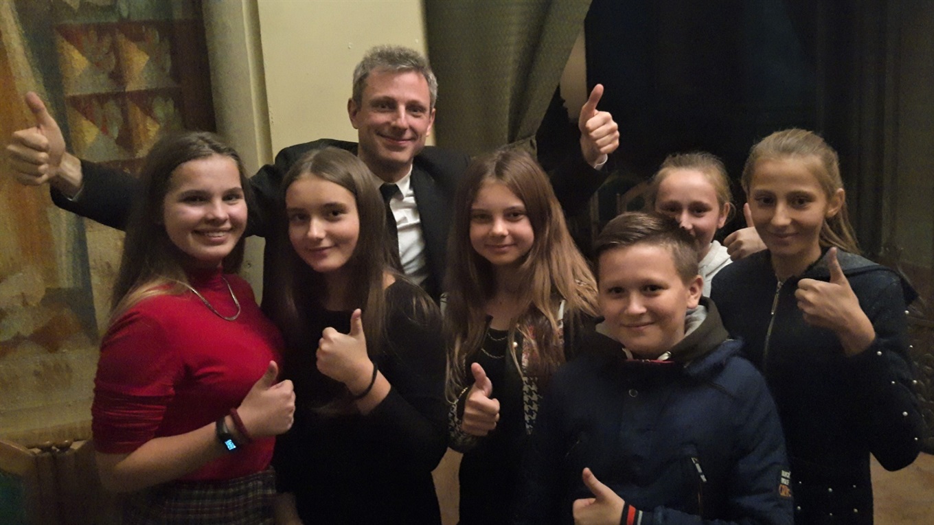 На вечірці з французьким віртуозом-піаністом Максимом Зеккіні побували володимирчани