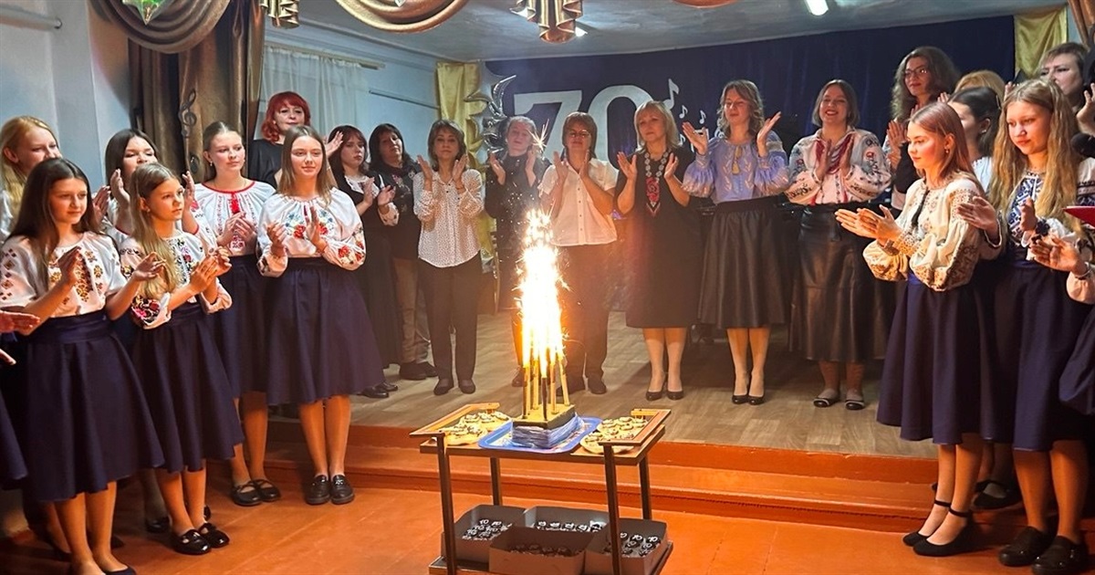 Ювілейна симфонія: 70 років музичній школі і подарунок у 150 000 гривень на інструменти