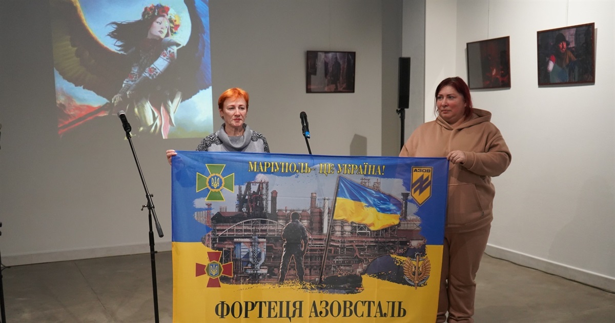 І на сталь деколи падає роса. Городоччани зустрілися із рідними легендарних «азовців»