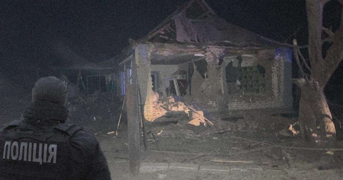 Наслідки нічної атаки на Київщині: поранена 44-річна жінка, зруйновані будинки