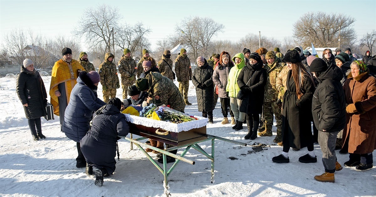 Його серце билося в унісон з долею України - у Горохуватці поховали воїна Івана Курбета