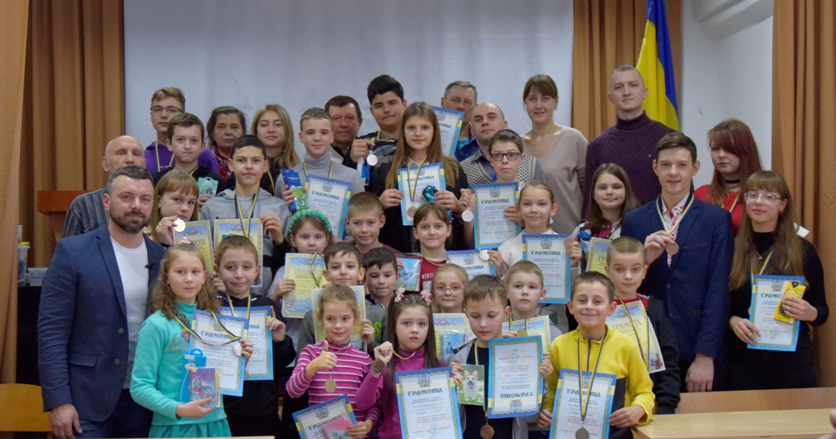 10 – золотих, 10 – срібних, 8 – бронзових: відомі імена переможців Чемпіонату з шахів серед дітей