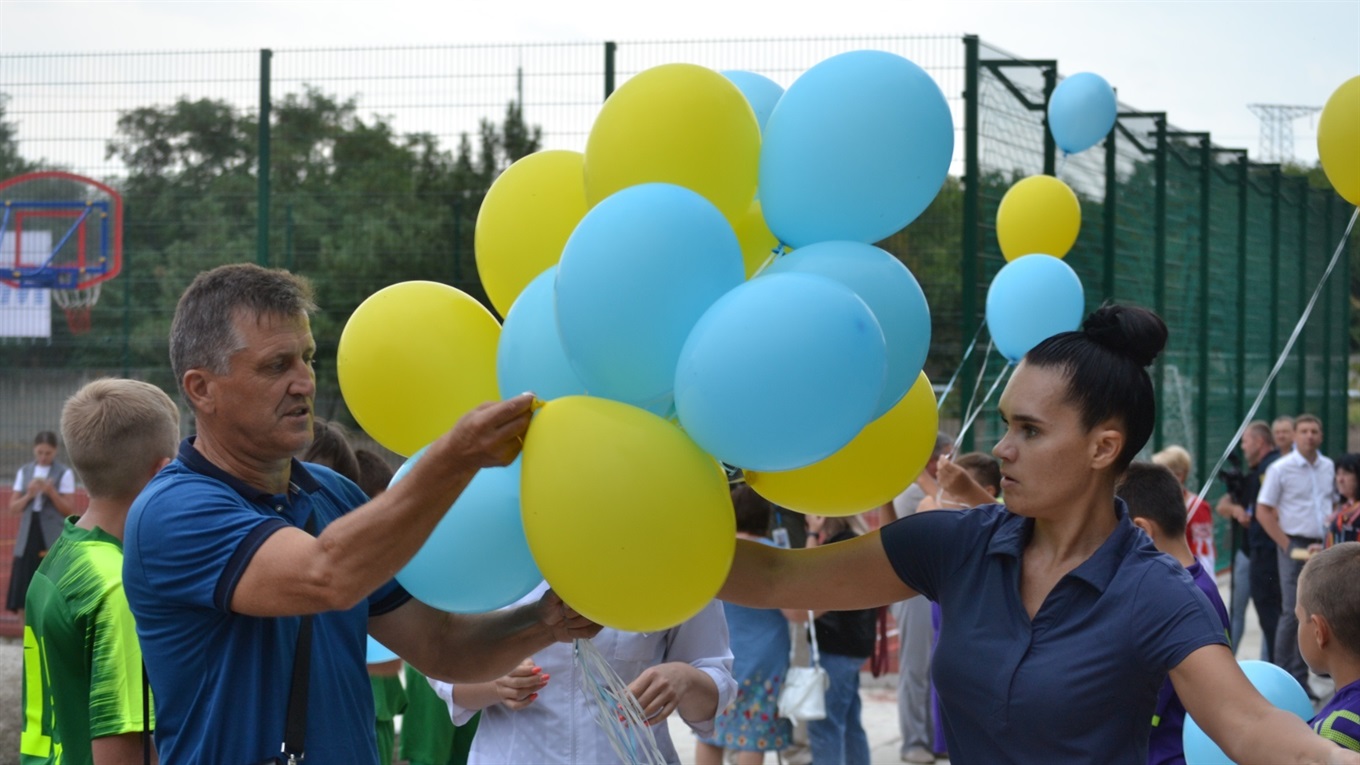 Добрых дел мастер: южноукраинский сапожник организовал благотворительную акцию для детей