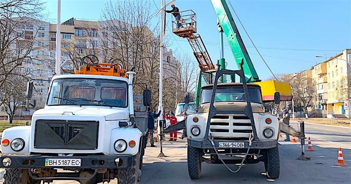 Измаил продолжает обновлять освещение проспектов (видео)