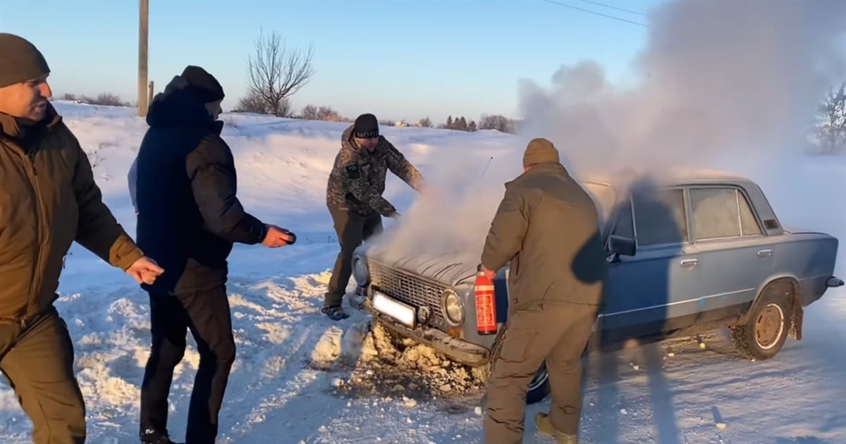 В Миколаївці горіла автівка (ВІДЕО)