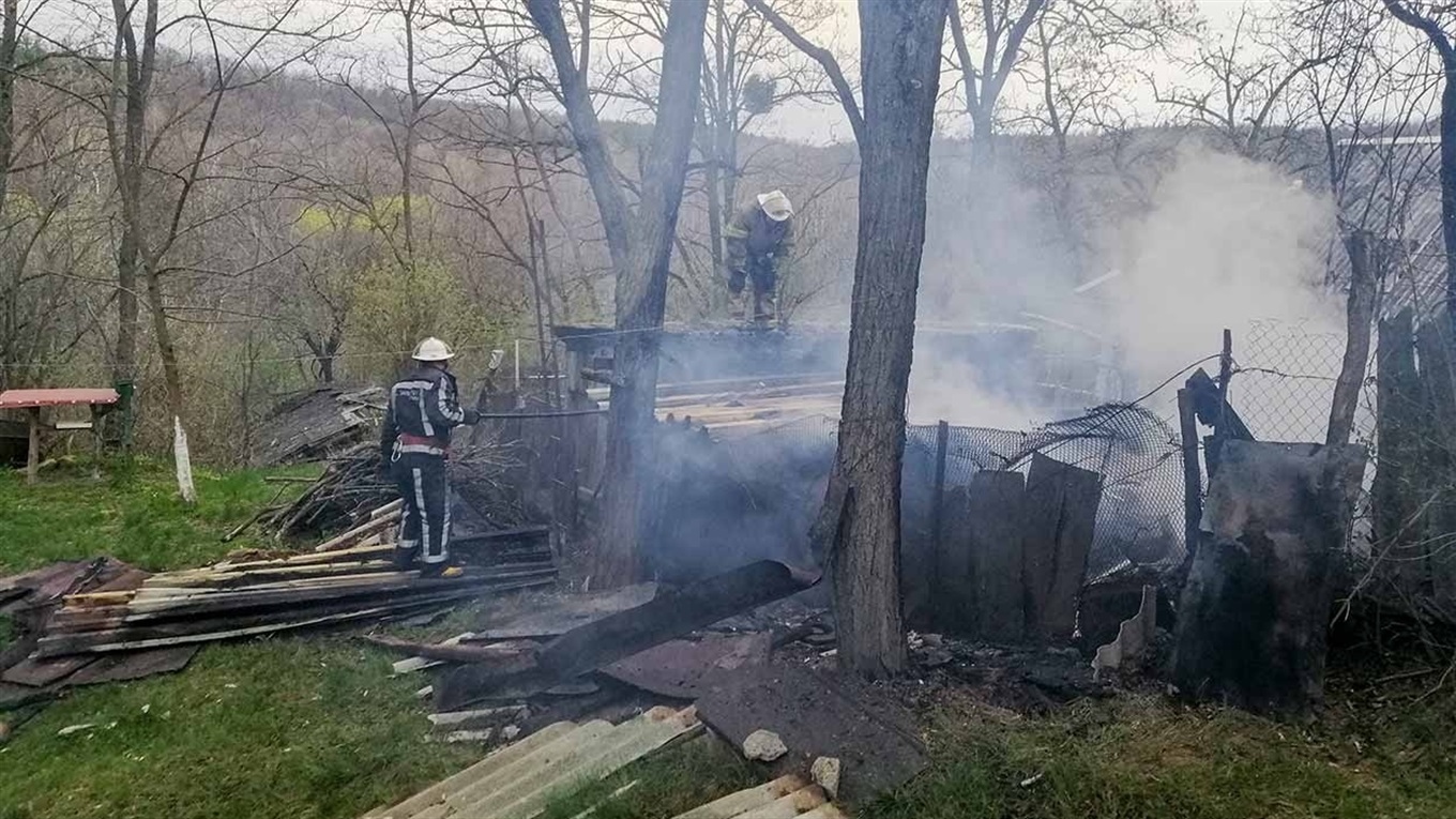 У селі Балико-Щучинка Ржищівської ОТГ протягом вихідних сталося дві пожежі
