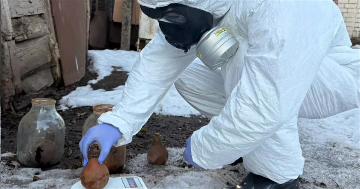 15 кілограмів ртуті у трилітровій банці: небезпечна знахідка у приватному дворі на Житомирщині