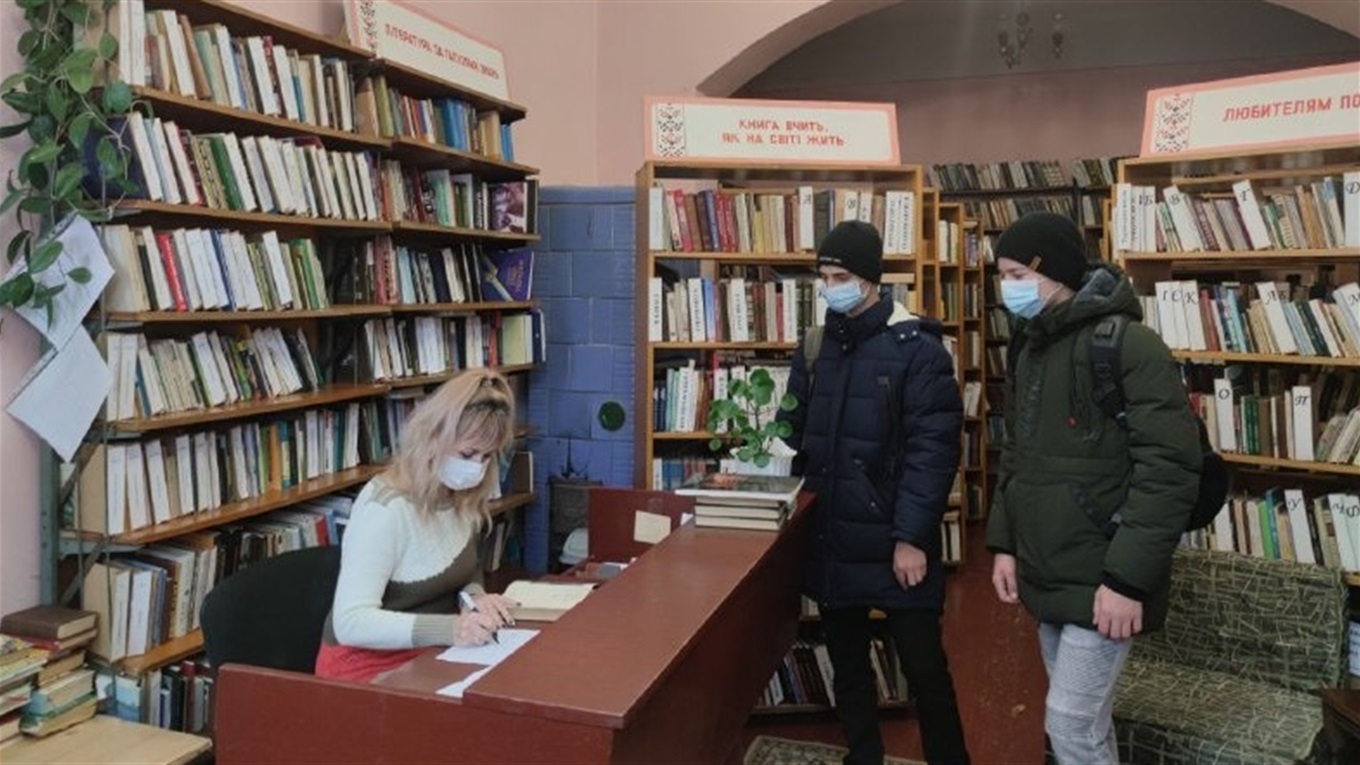 890 нових книг отримали бібіліотеки Кіцманської громади