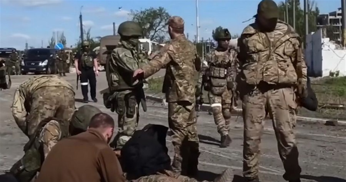 Незаконно засудили полонених захисників Маріуполя. Двох суддів РФ підозрюють у воєнних злочинах