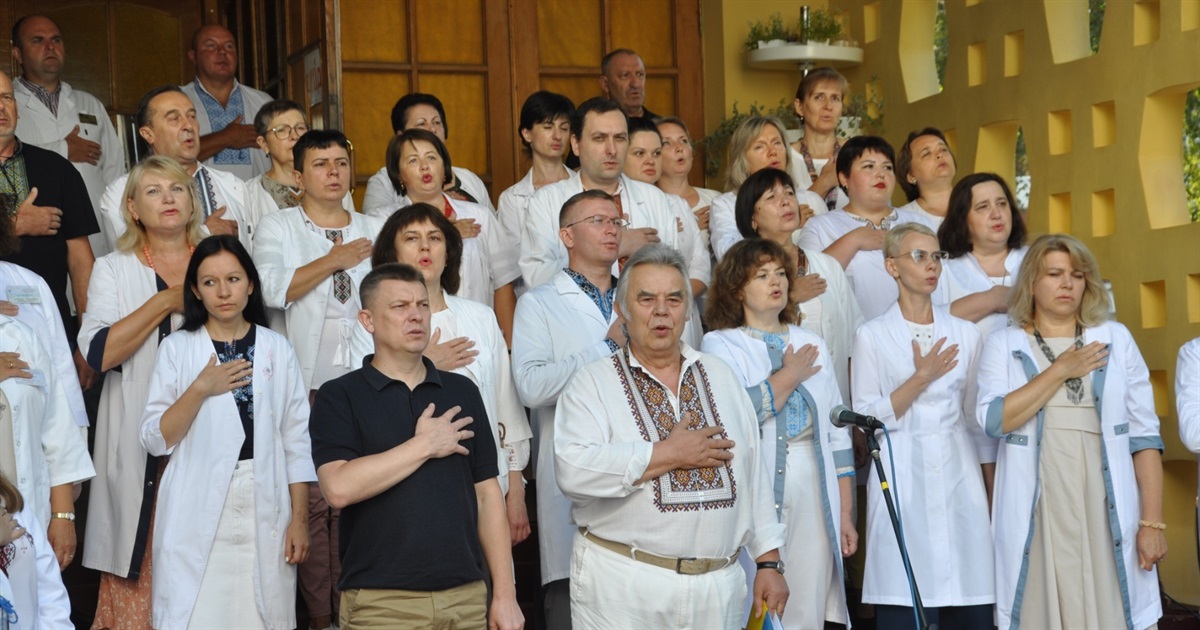 «Україна була! Україна є! Україна буде!»: у Чортківському медколеджі розпочався навчальний рік