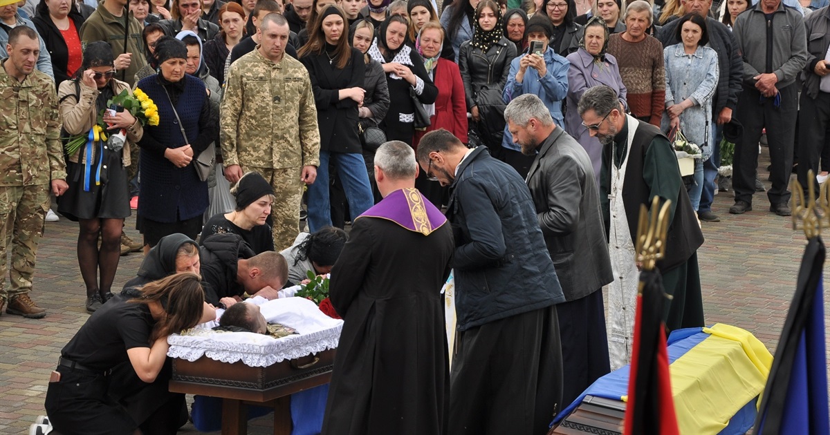 У Сарнах попрощались із сержантом «Поліських вовків» Володимиром Шапірком
