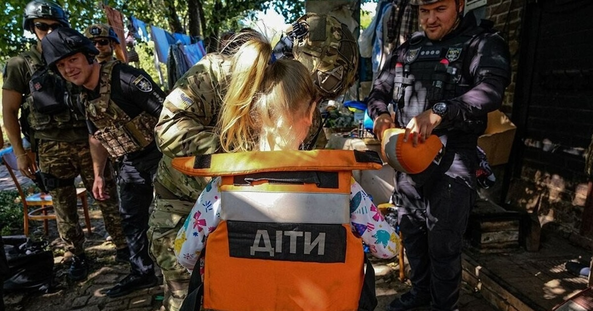 На Донеччині в зоні примусової евакуації залишаються 235 дітей. Скільки вже виїхали