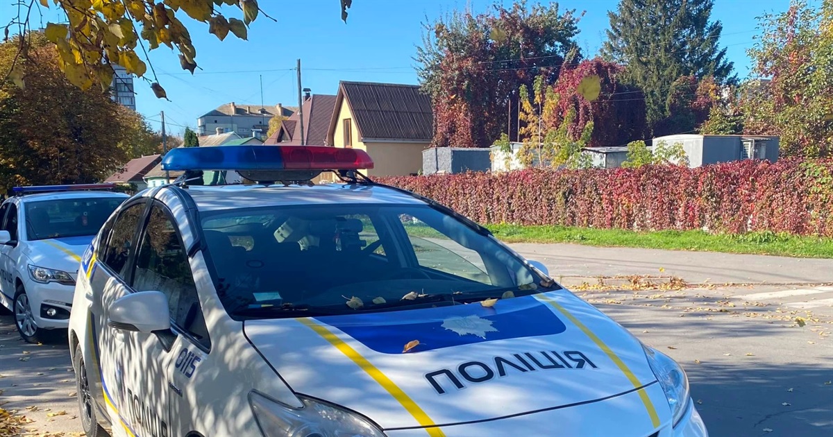 Звягельські поліцейські допомогли чоловіку дістатися додому у Луцьк