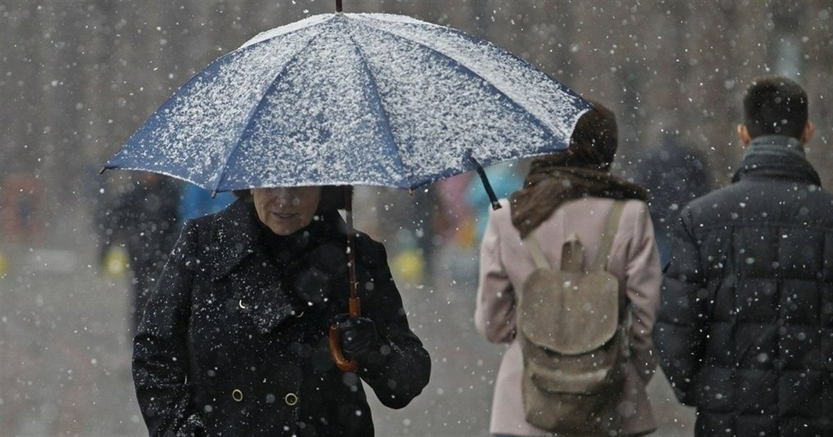 В середу сніжитиме, на дорогах прогнозують ожеледицю: погода на початку наступного тижня