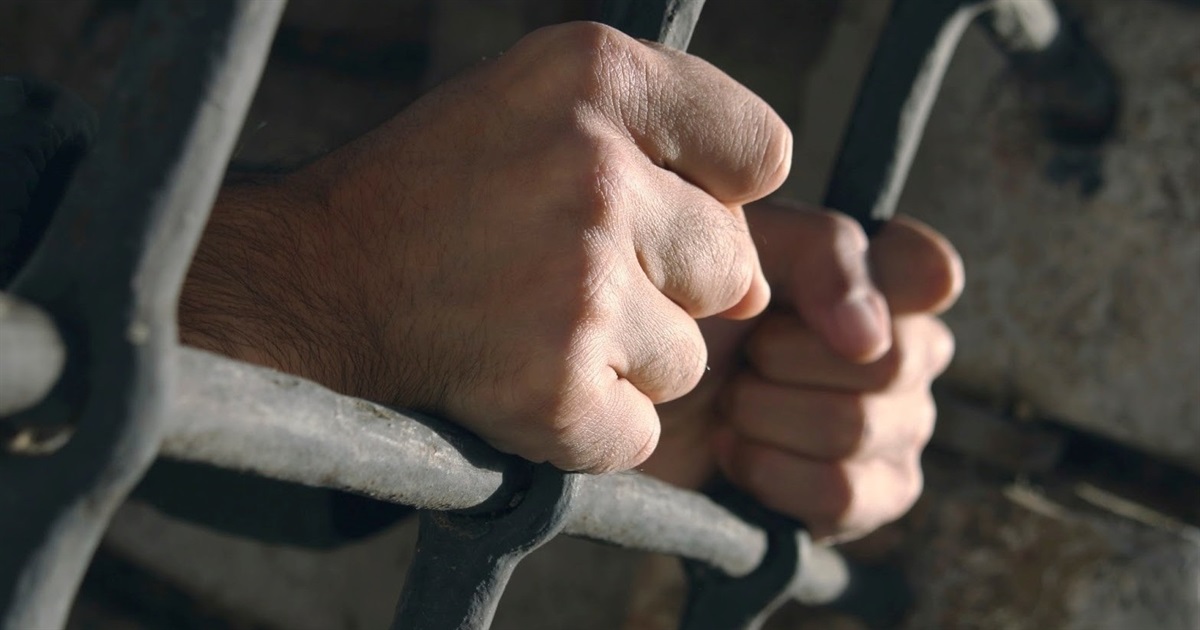 Чоловік, який був судимий вже 12 разів, вчинив серію крадіжок у Звягелі